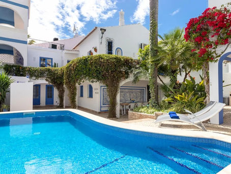 Discover the Ultimate Getaway: Algarve Villa Rentals for Your Perfect Vacation