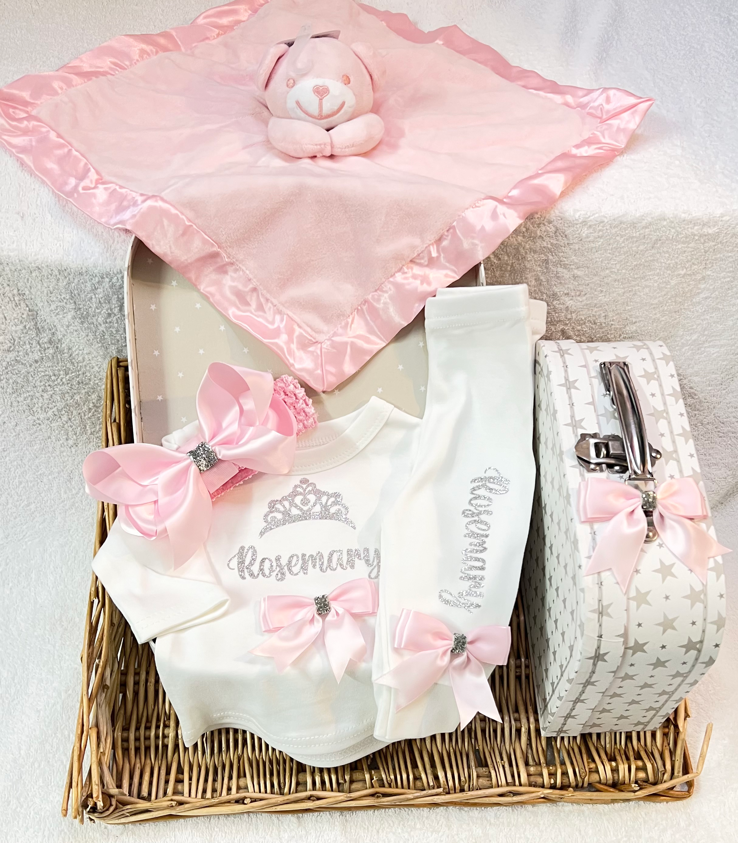 SPECIAL OFFER Baby girl/boy , 1 luxury set with memory box suitcase