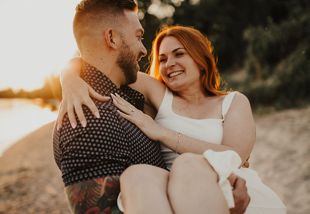Golden Hour Engagement session Big Sandy Bay Wolfe Island9
