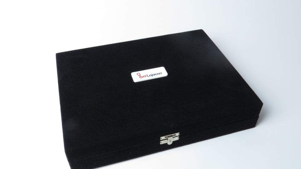 Placa de hoemagem com estojo de veludo