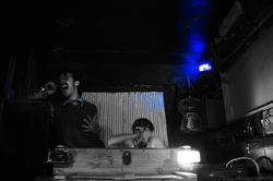 LA_SOIRÉE_NON_NÉGLIGEABLE__On_s'fait_la_malle_-_Cie_Veux-tu_bien_te_taire_(11).j