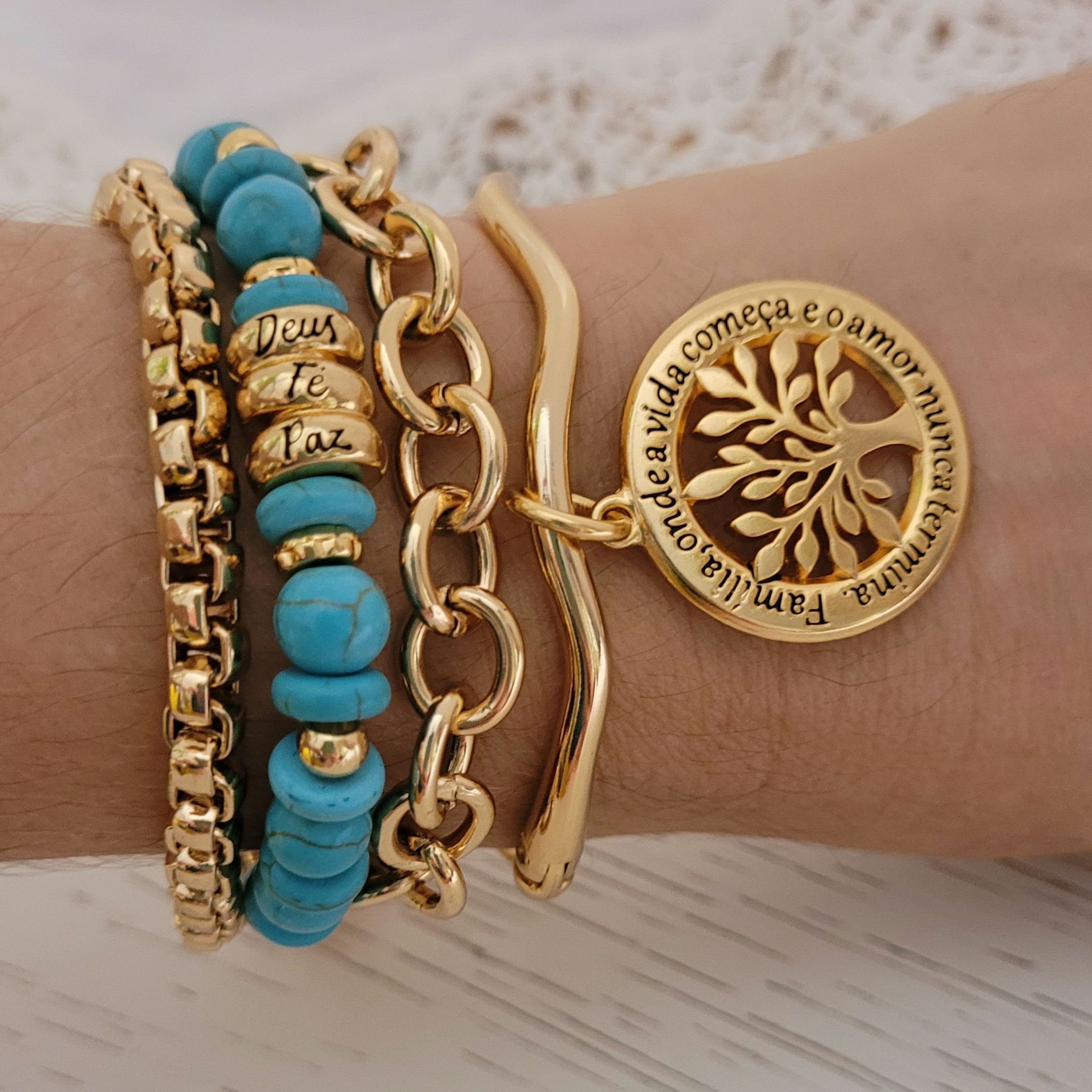 Mix de pulseiras árvore da vida.