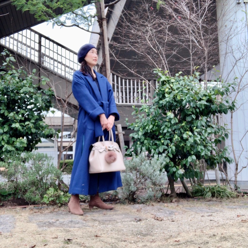 超ロング丈のコートを楽しむ