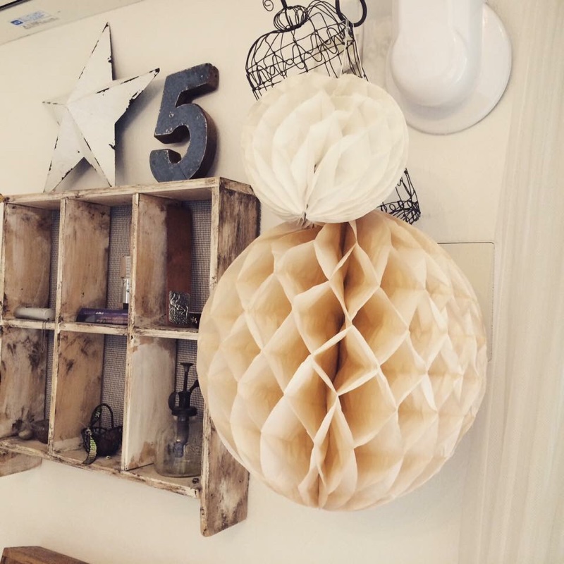 White × Pink beige ハニカムボール