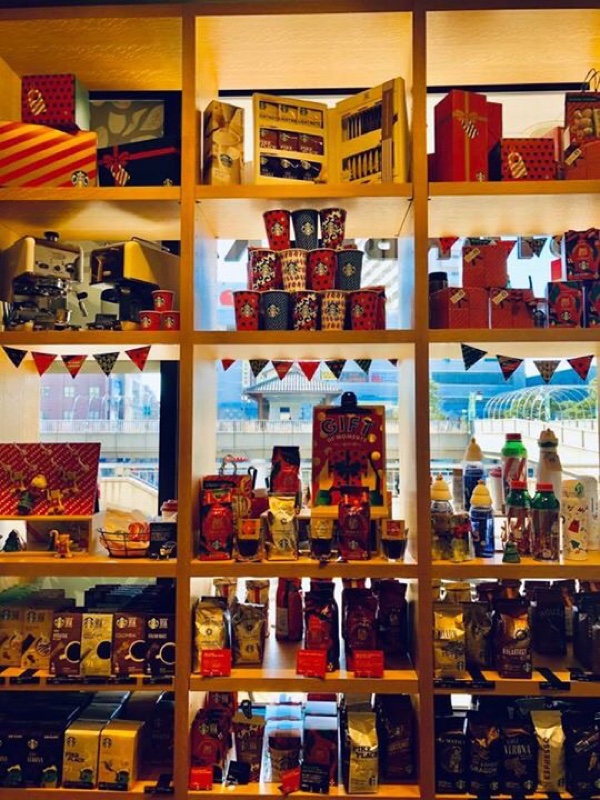 STARBUCKS夢があるデコレーション