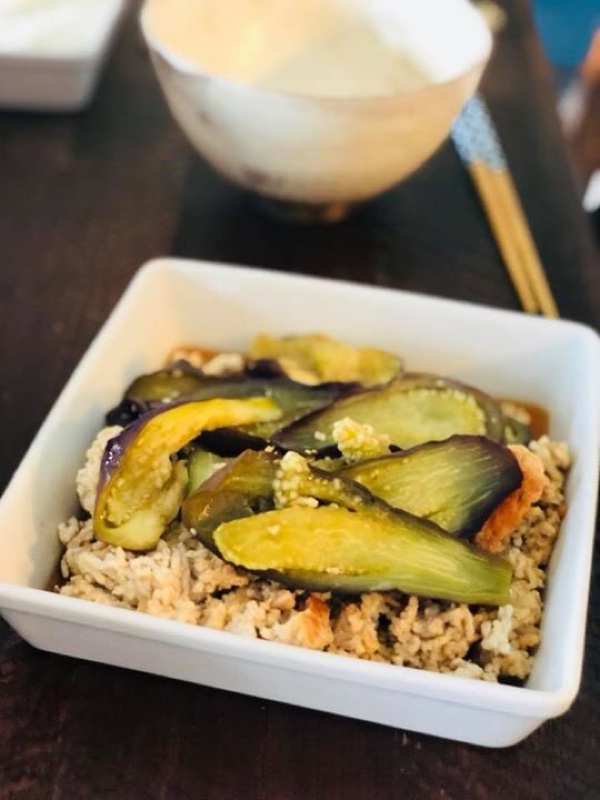 茄子がメインの今日の昼ごはん