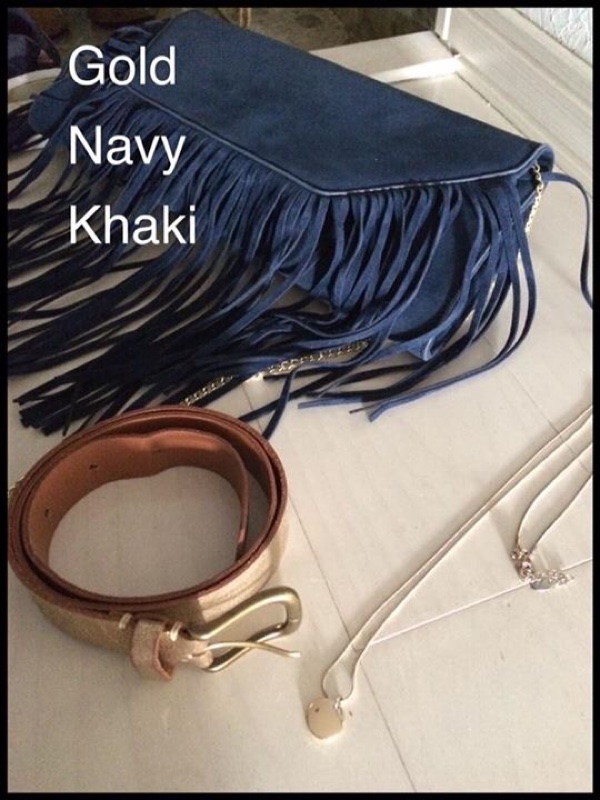 3色コーデ Gold × Navy × Khaki