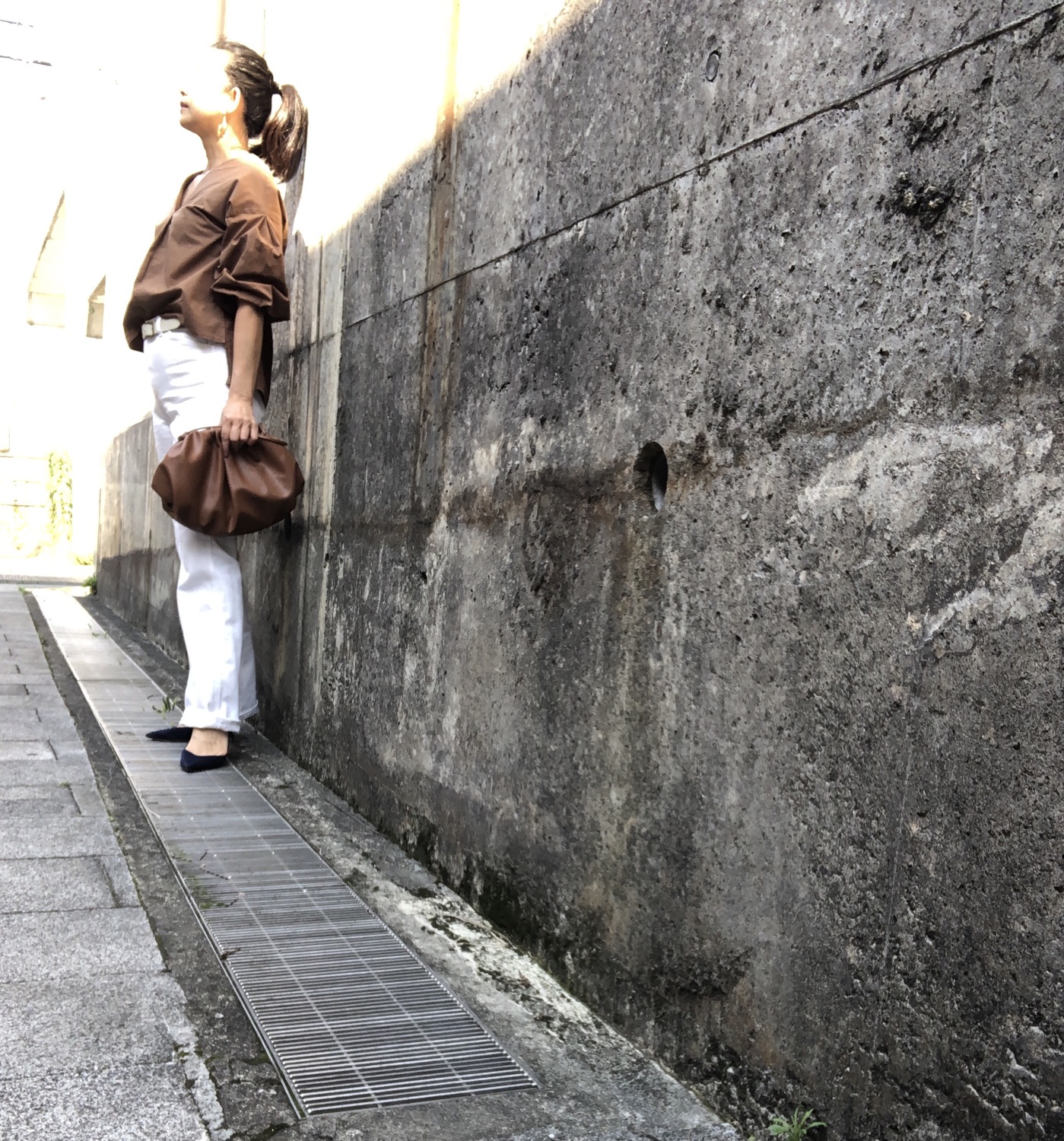 茶×白×紺の３色　白ジーンズコーデ