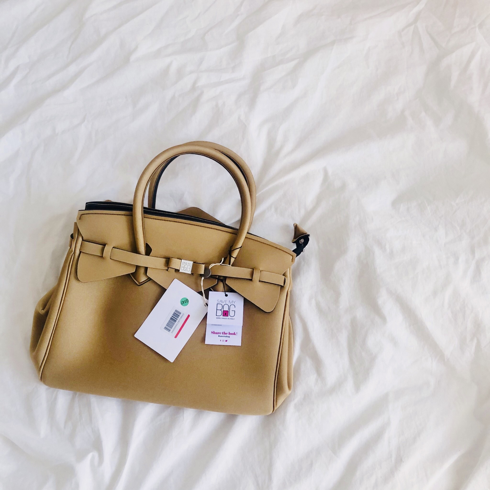 Gold Save My Bagコーデ