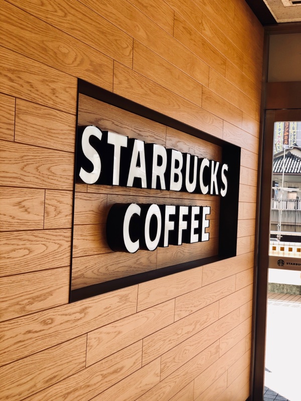 なんと東ちづるさんが横に