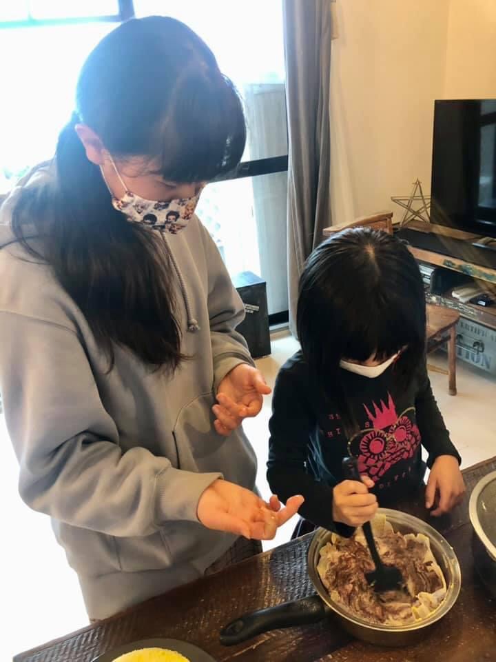 かわいこちゃん3人とお料理