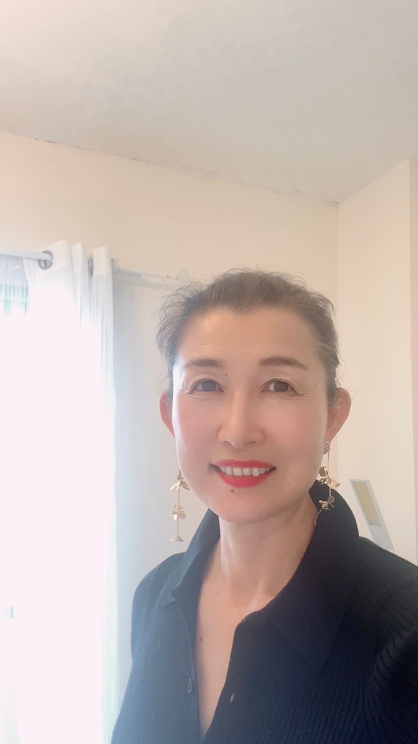 小さな箱から出る