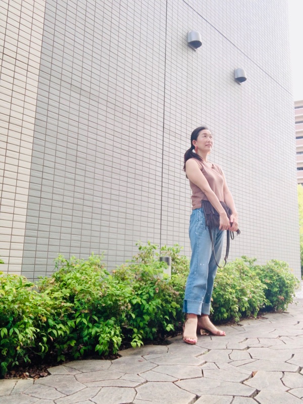 夏にスエードファッション