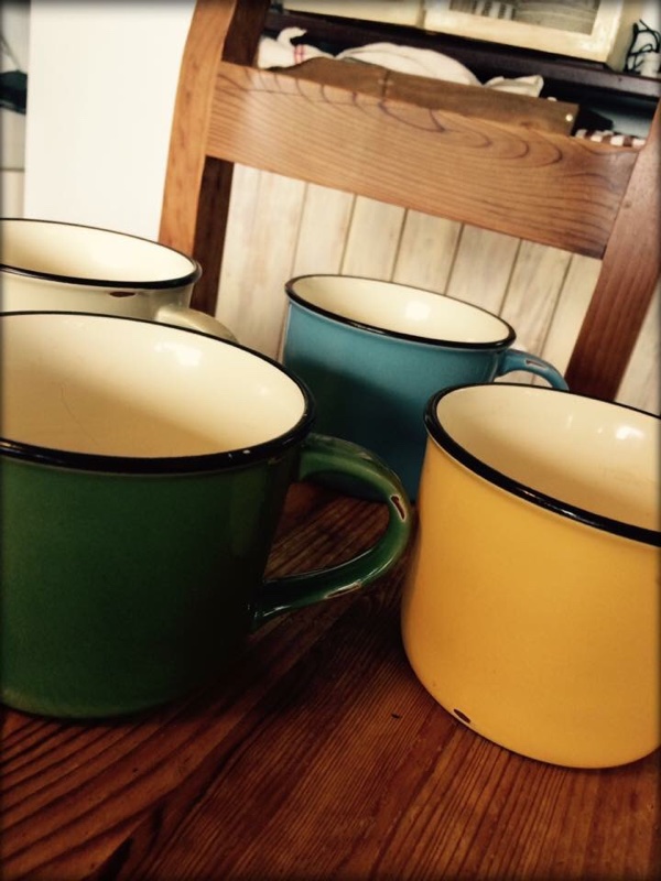 レトロ感たっぷりのマグカップ