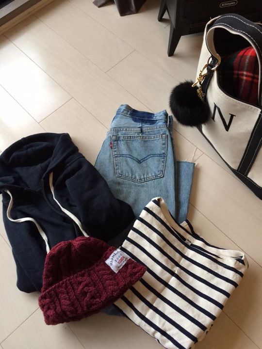 OFFファッション：Maroonをポイントに