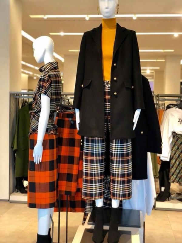 ZARA８月なのにすっかり秋物に♪