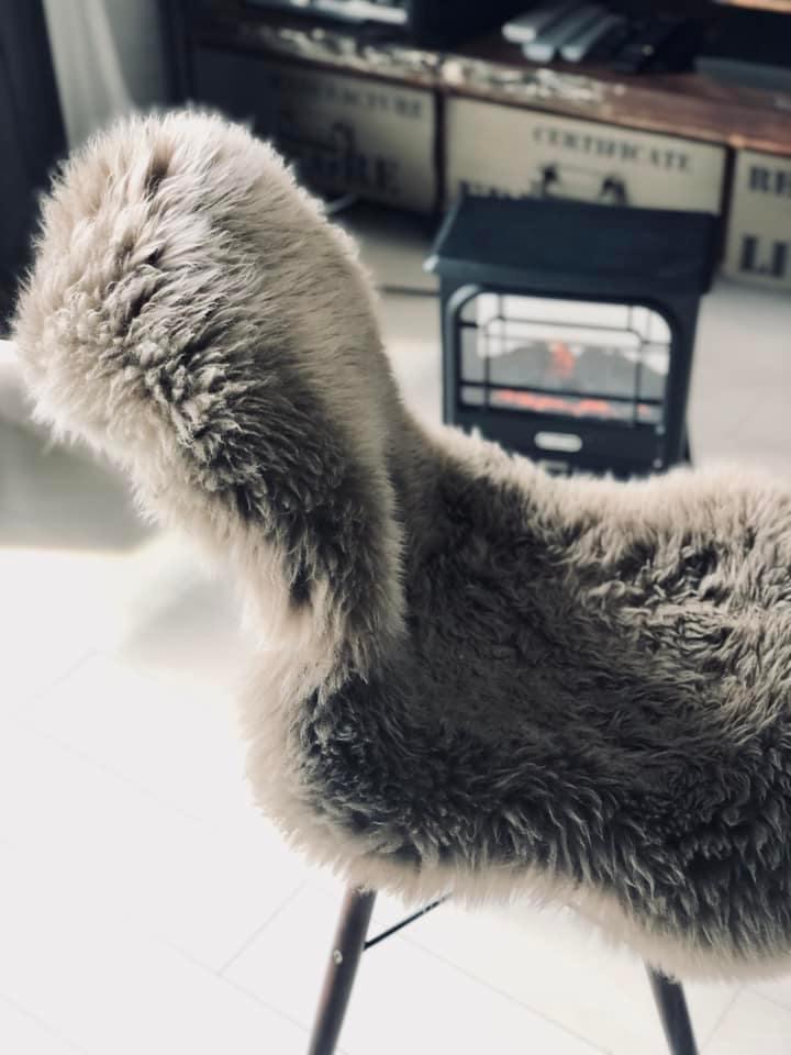 暖炉で暖まりながら癒されながら ❣️