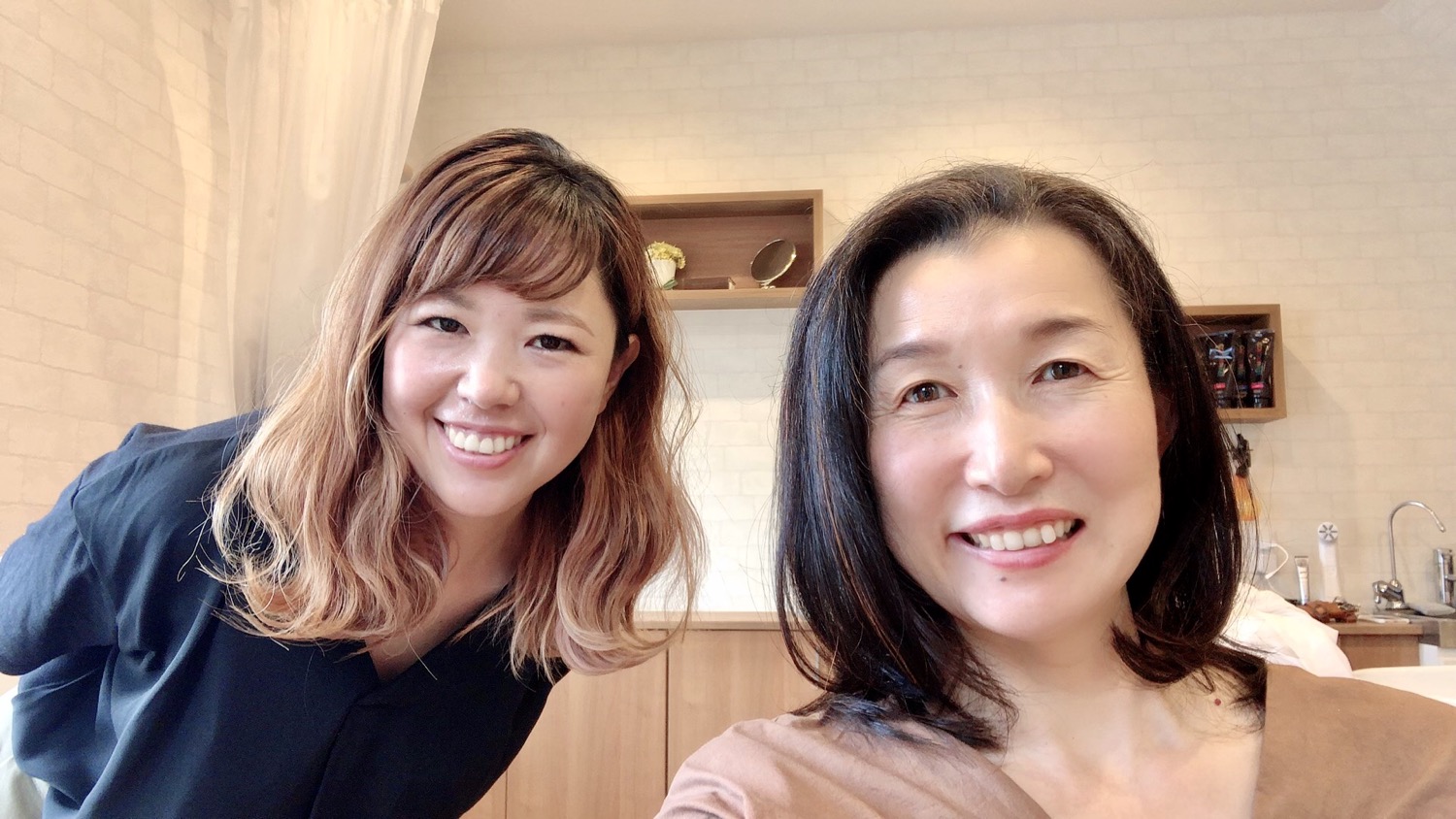 素敵な自宅ヘアサロンでカットカラー