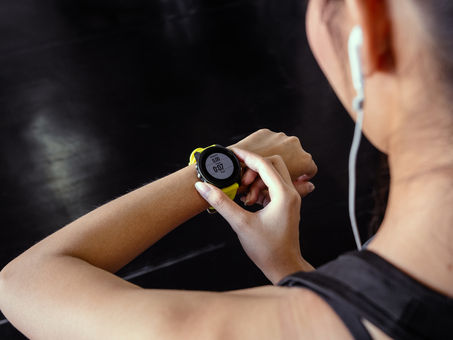 The Pros & Cons of Fitness Trackers