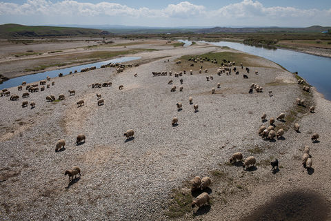 The portion of the Tigris from its origin to the boundaries of the Bismil district was relegated in status from ‘river’ to ‘stream’ due to a decline in water flow caused by dams built upon it. With this alteration, a green light has been given to construction projects until up to fifty metres to the river’s shoreline.