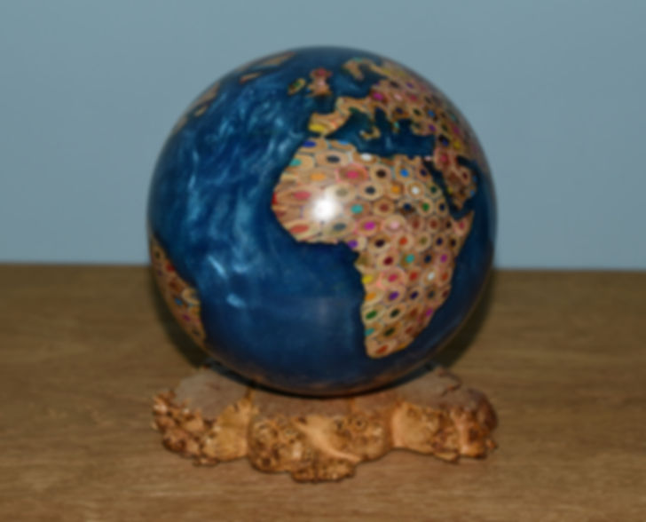 Hybrid Pencil Globe