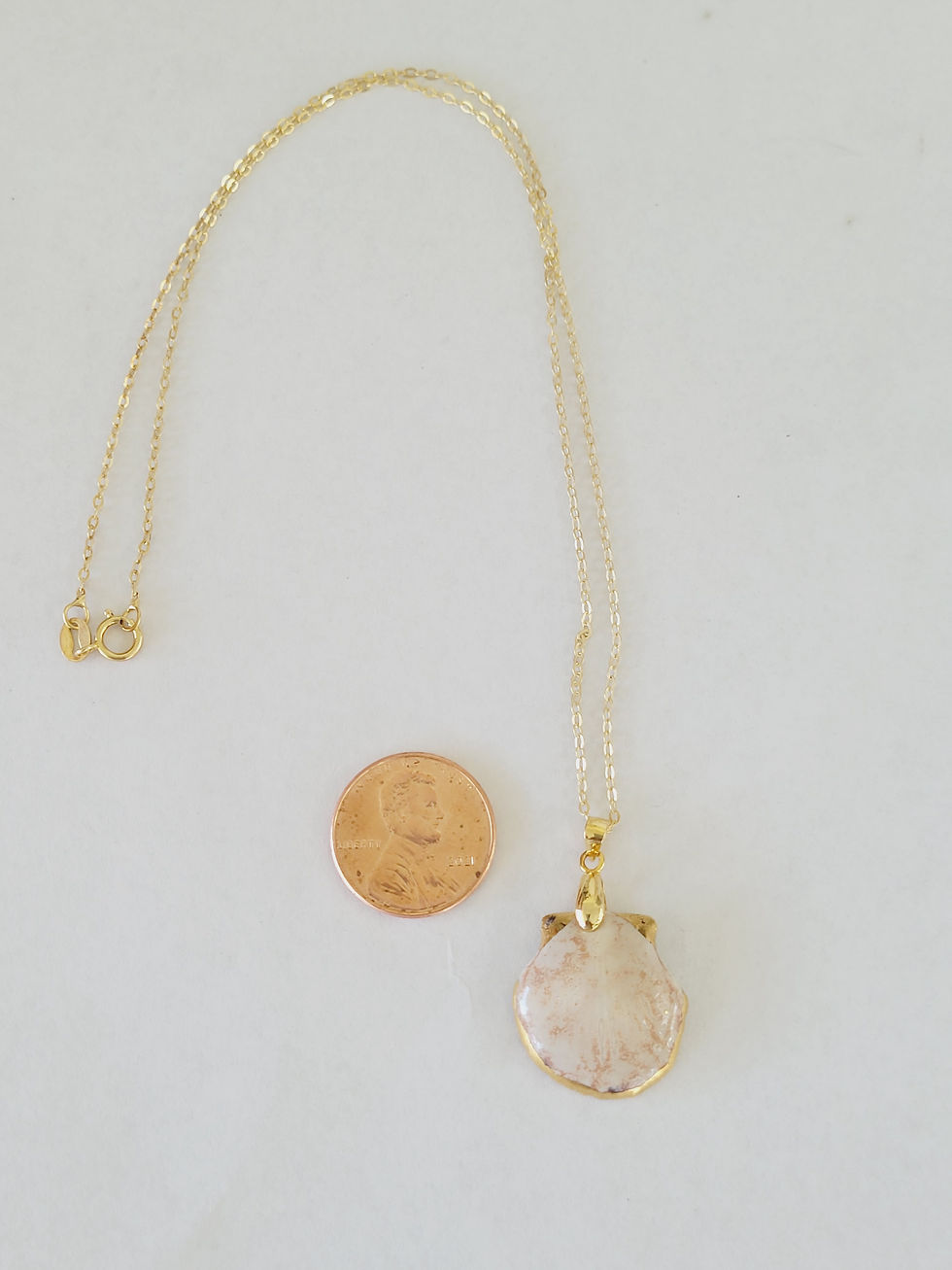 Thumbnail: Porcelain Sea Shell Pendant 22K Gold Soft Pink