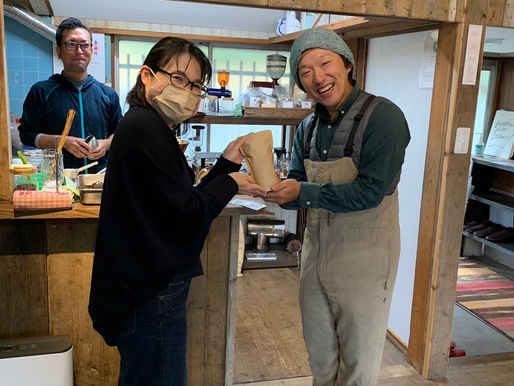 【コミニティカフェ】焙煎豆の販売を始めました!記念すべき第1号のお客さま!ありがとうございます!