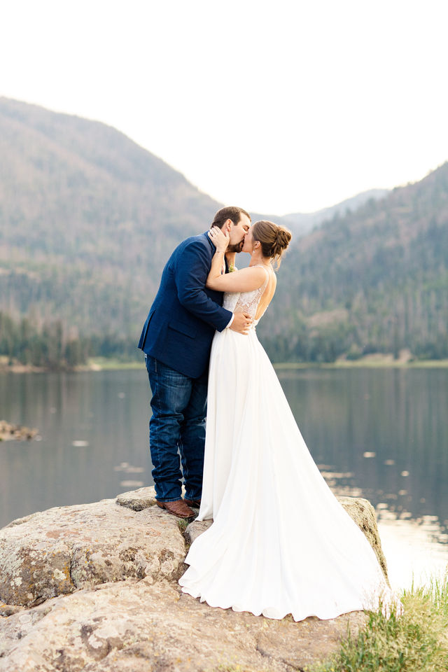 Big Meadow Reservoir, Colorado wedding portraits