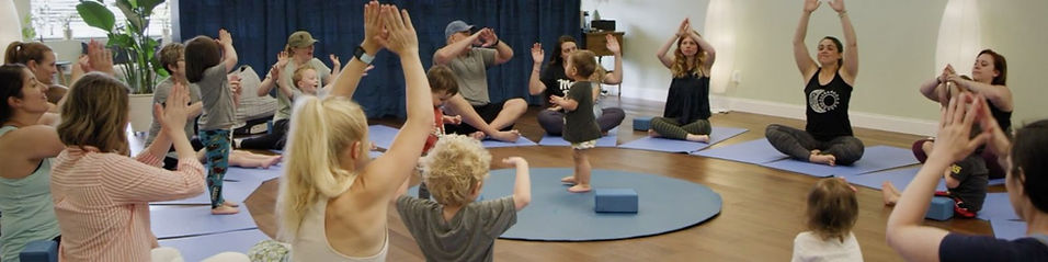 Kids yoga class.jpg