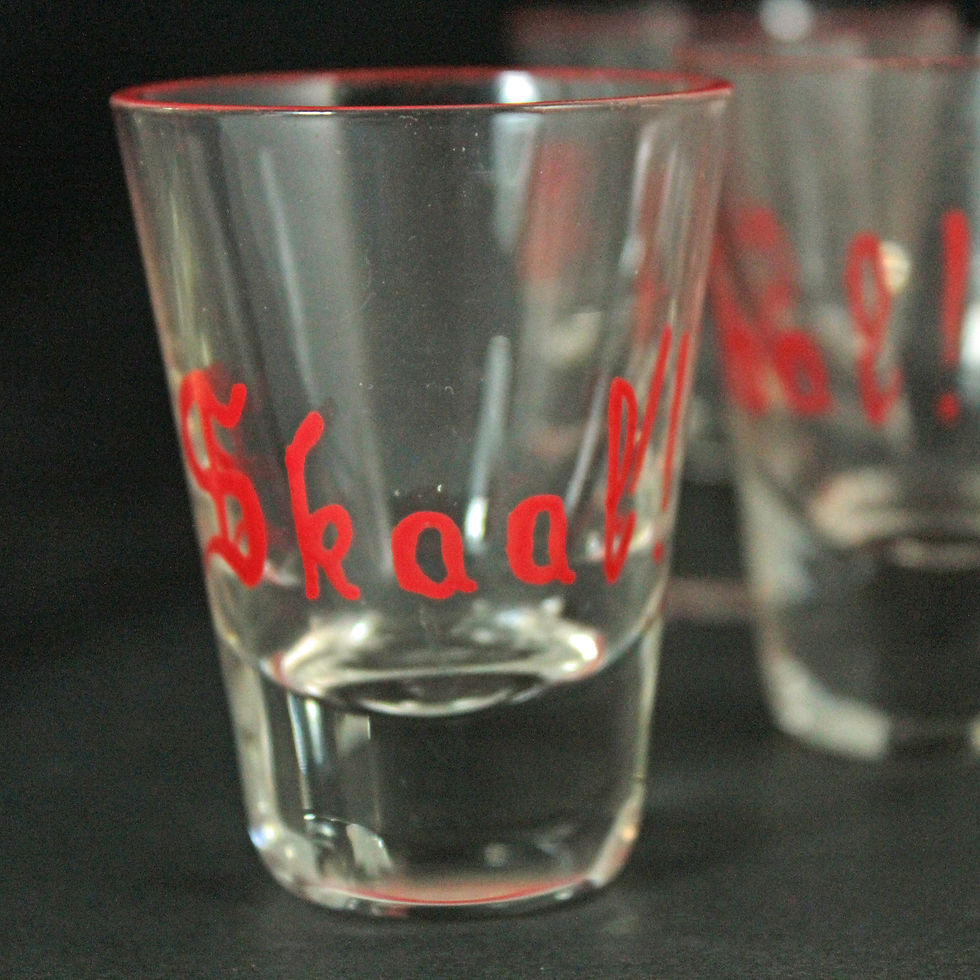 Miniaturbild: Toast "Skaal" on the shot glasses.