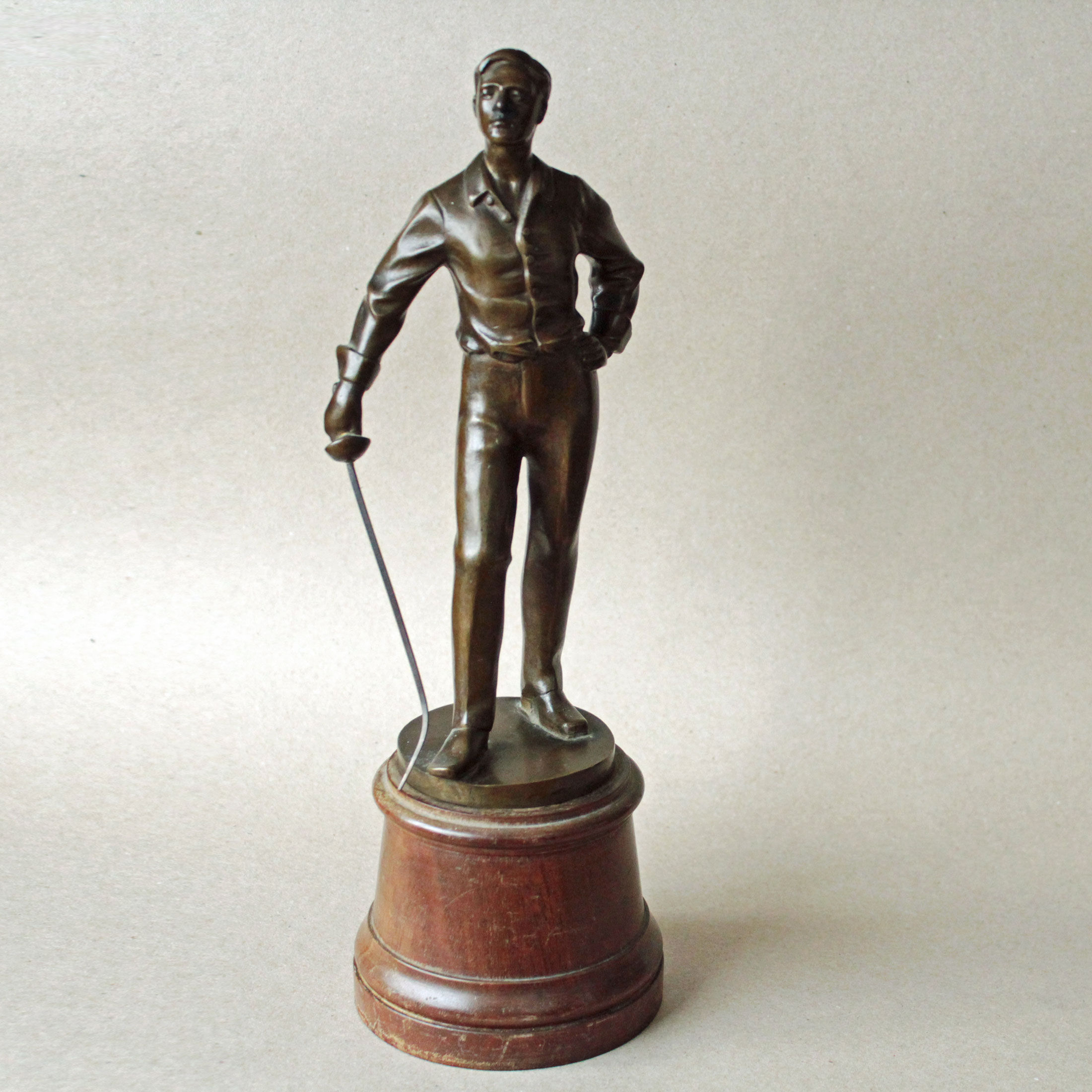 Bronze Fencer Sculpture on Wooden Base (Antique Unsigned Swordsman Figurine, c. 1900)