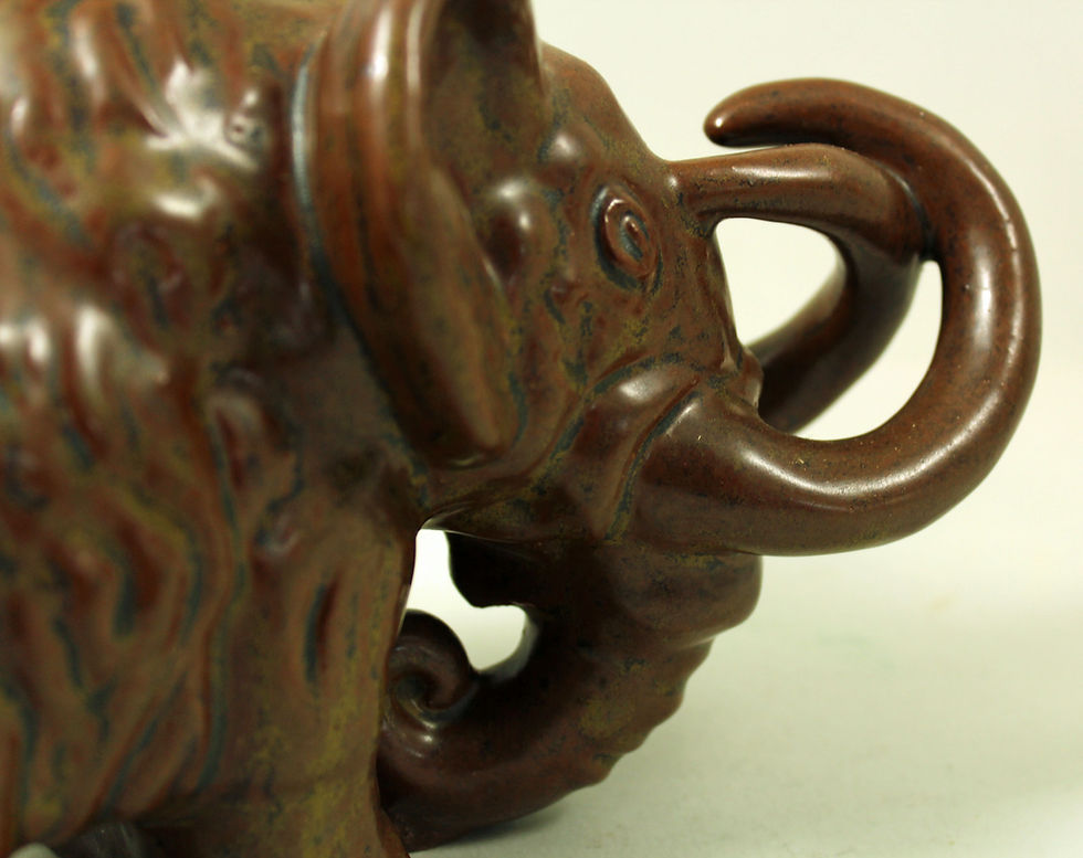 Thumbnail: front.  mommouth