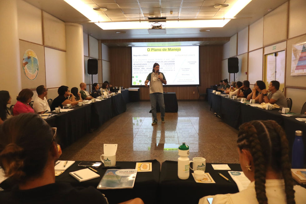 Oficina para Revisão do Plano de Manejo da APA de Fernando de Noronha reúne 30 participantes