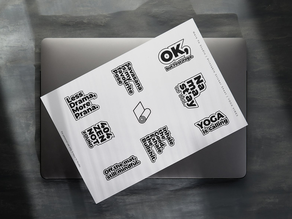 Miniaturbild: Druckfertiger digitaler Yoga Stickerbogen A4 mit englischen Statements auf Laptop-Tastatur.