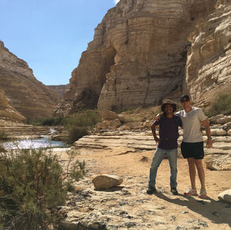 Guided hiking tour in Ein Avdat canyon with Sagi Levy Tours.