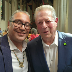 Roberto Mukaro Borrero with Al Gore