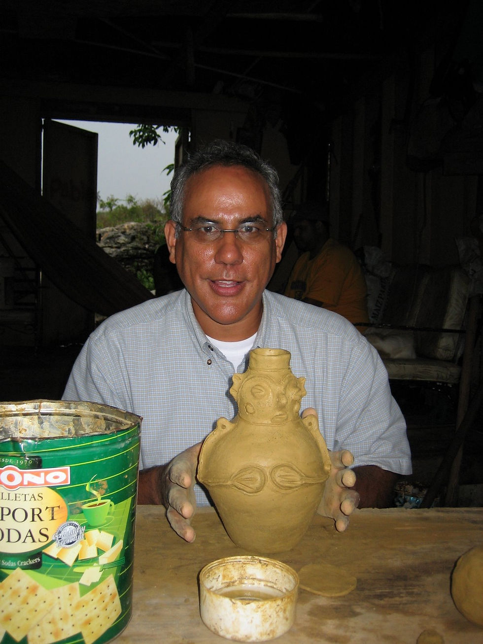 Nitaíno Hernandez crafting contemporary Taíno pottery