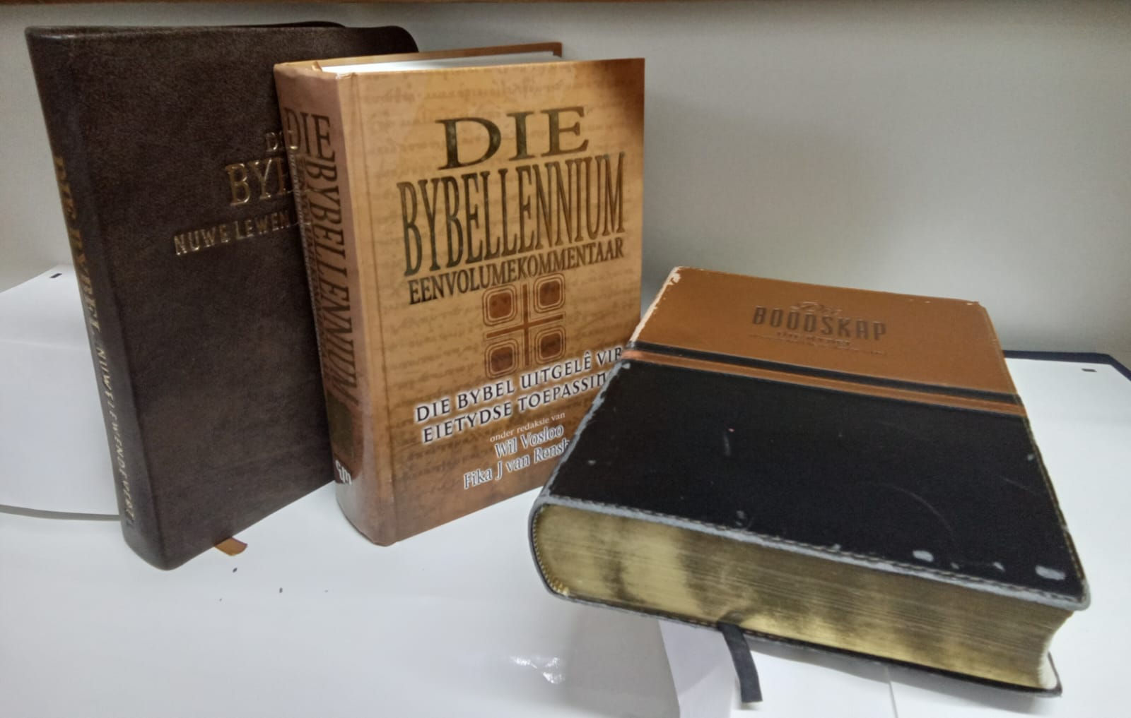 Die Bybel Nuwe Lewende Vertaling G/Druk in egte bruin leer herbind