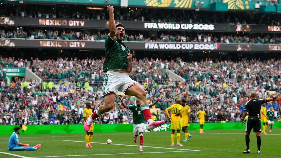 Raúl Jiménez esulta dopo il secondo gol del Messico. Foto: web.