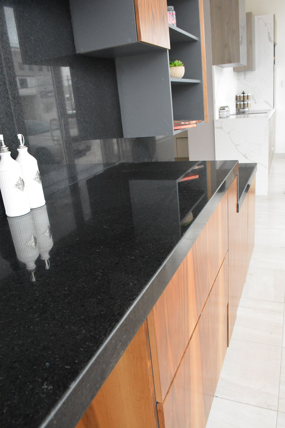 Miniatura: Absolute Black