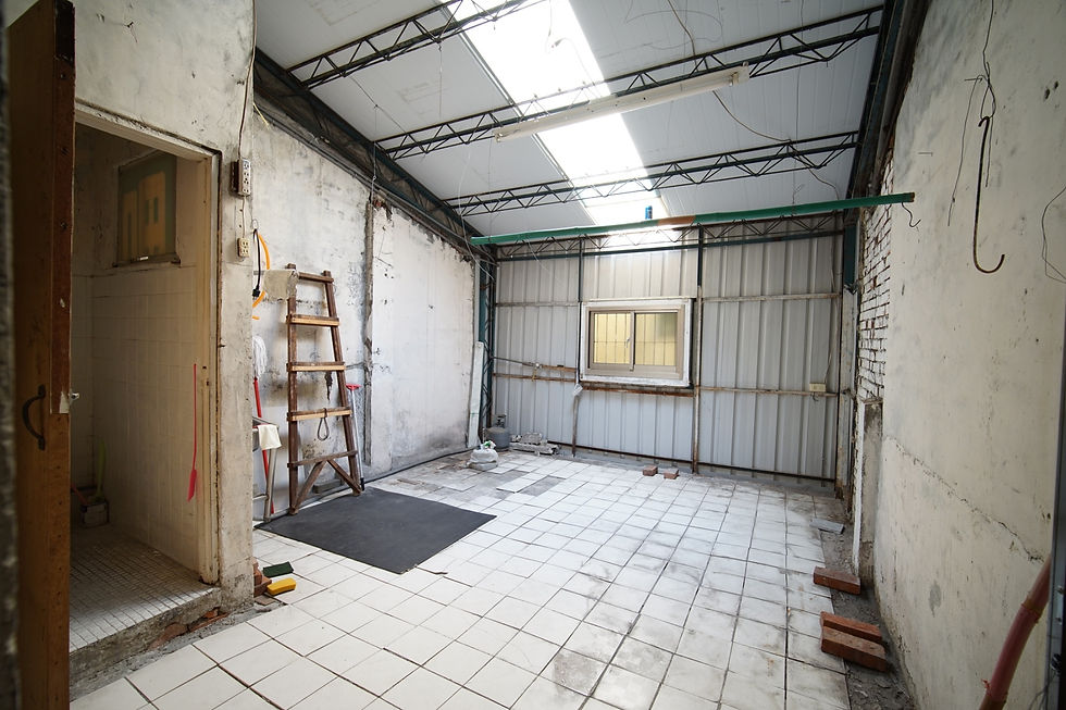 破舊的透天頂樓