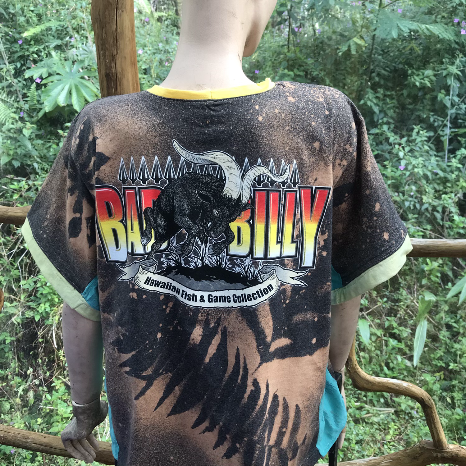 XL refashioned Upcycled T Hawaiian Fish and Game print