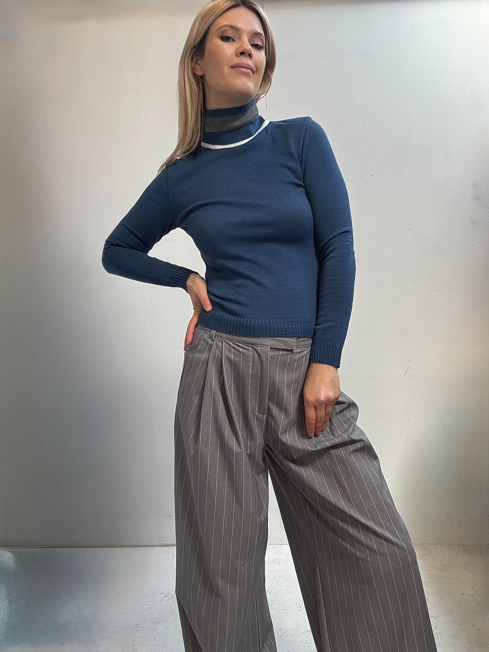 Thumbnail: NZ 70's Vintage - Teal Roll Neck Skivvy - Best fit 6