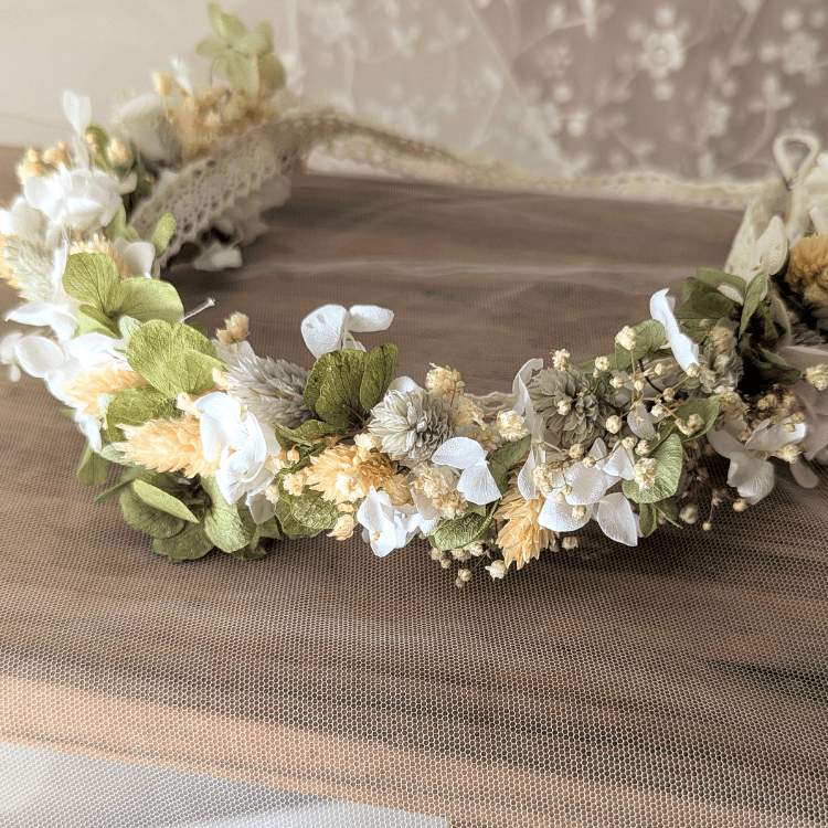 Miniature : Couronne de tête en fleurs séchées pour mariée, accessoire poétique pour un mariage champêtre