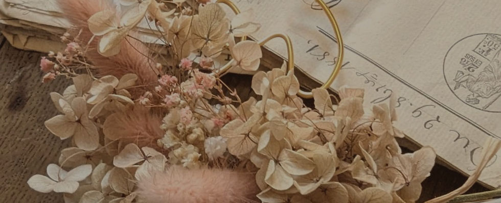 Idées cadeaux avec des fleurs séchées