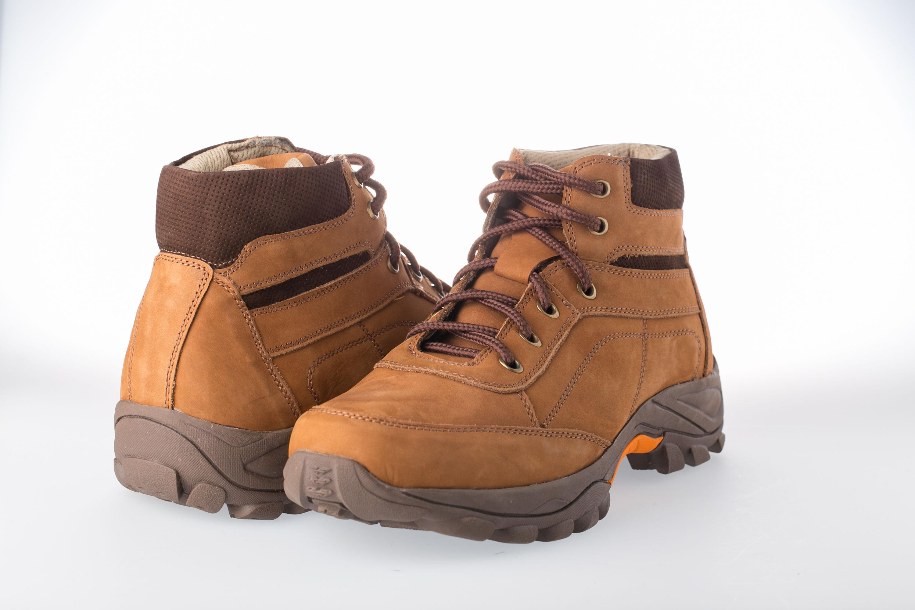 Bota Deportiva Cuero - Canela