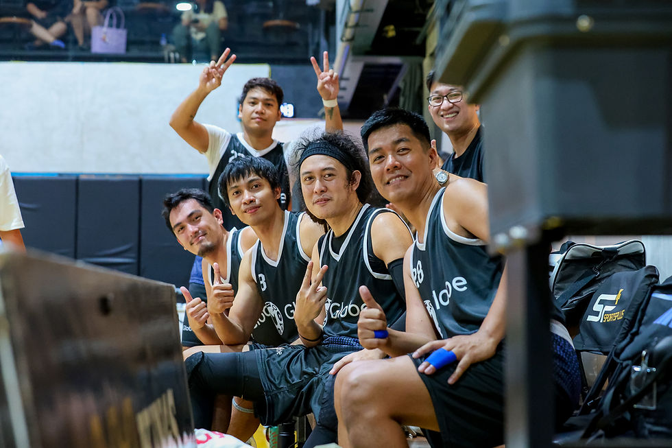 All smiles for Team Globe!