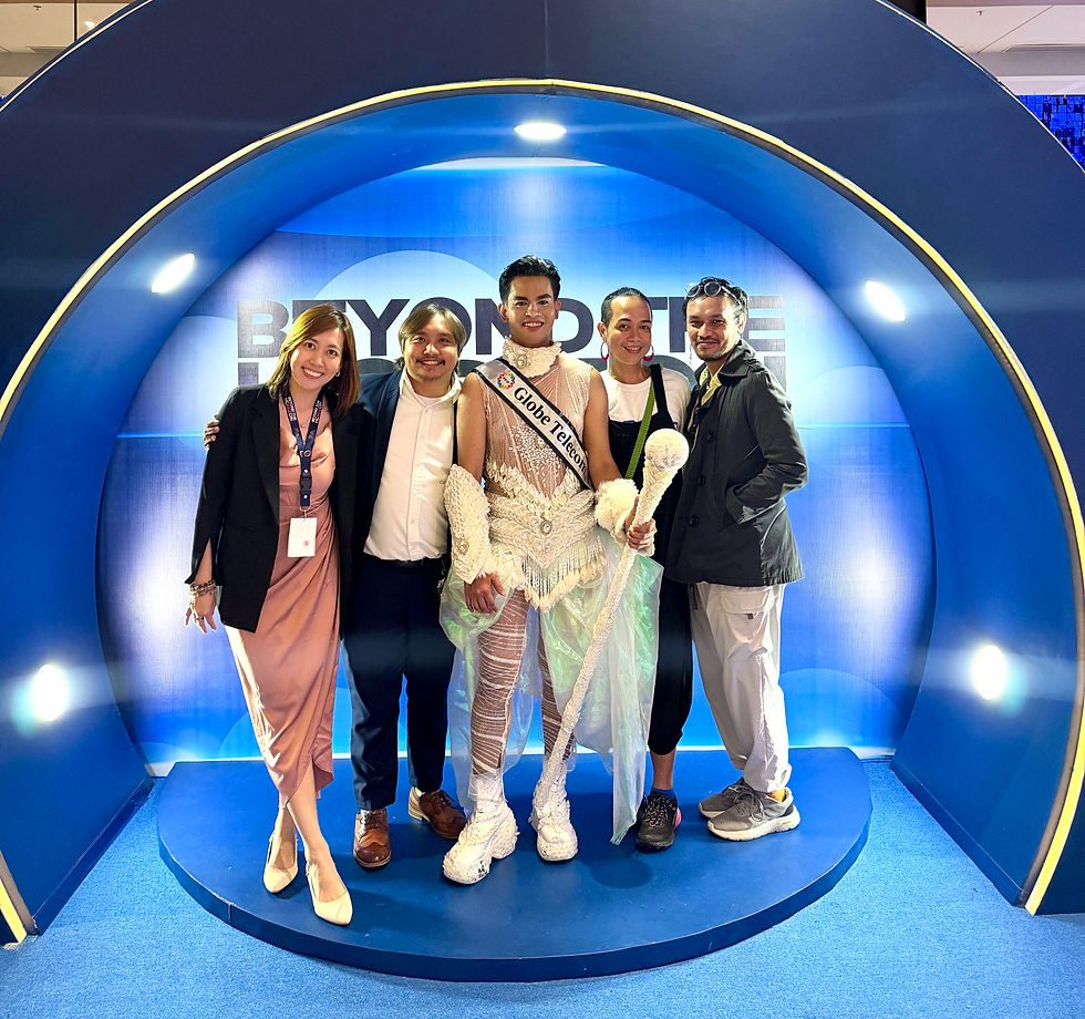 A group photo op while Ruel is still in his magical fit from the Parade of Companies