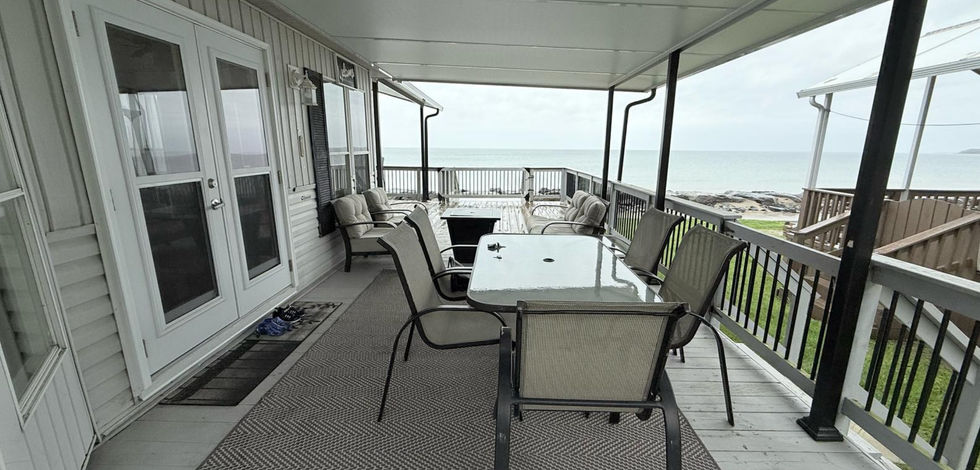 Wyldewood, beachfront, rental, Sherkston, T&A Hideaway