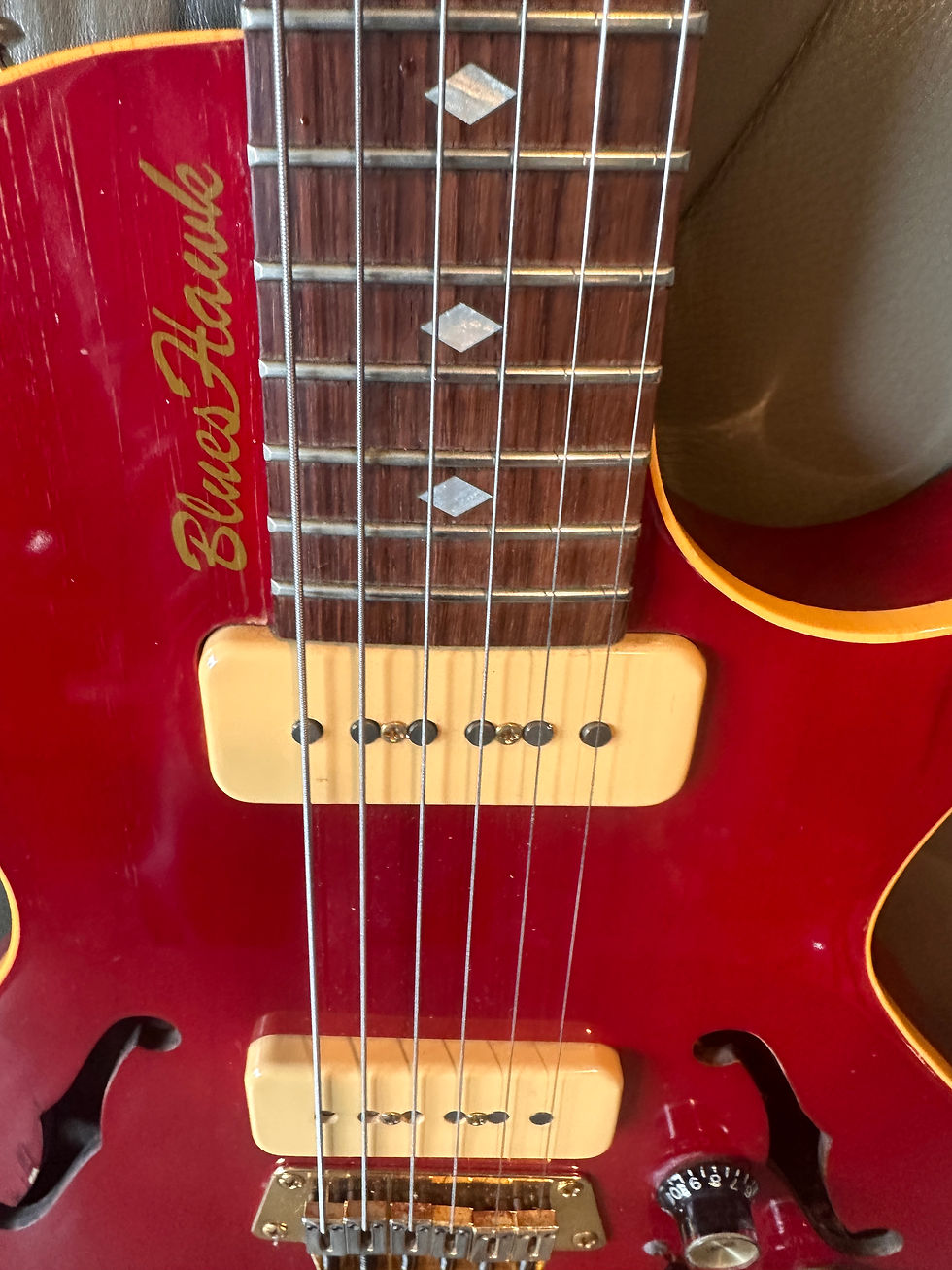 Thumbnail: Gibson Blueshawk